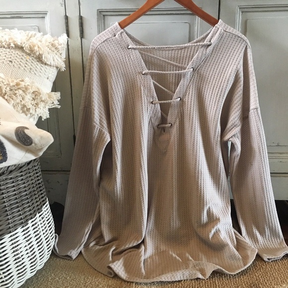 LAST ONE! 2X Lace Up Back Grey Thermal Sweater - Picture 4 of 6